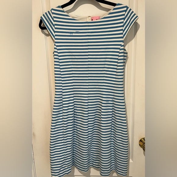 Lilly Pulitzer Briella Dress Blue Chin Chin Size medium - Picture 2 of 5